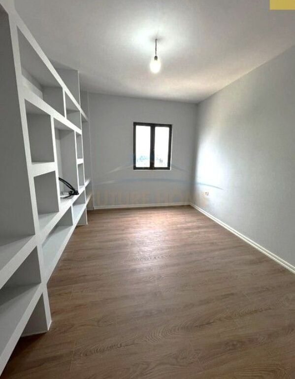 For sale, Apartment 2+1+2, "Shefqet Kuka" Street, Fresk