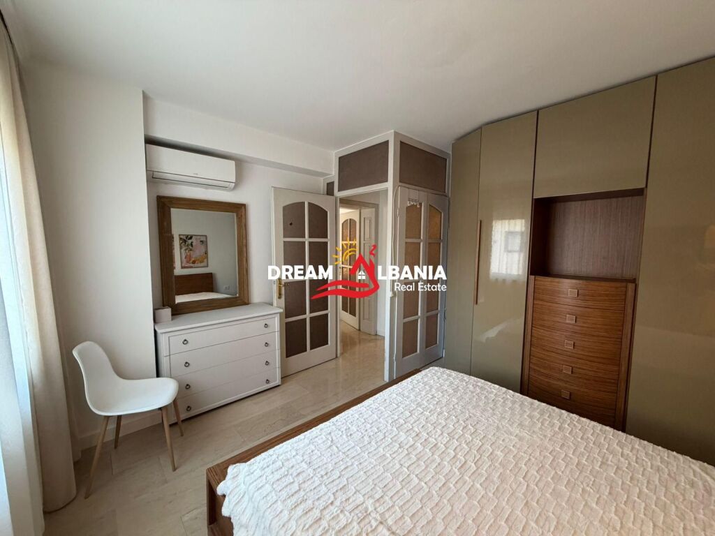Affittasi super appartamento 3+1+2 in via Durresit vicino all'Ambasciata Polacca (ID 4239092)