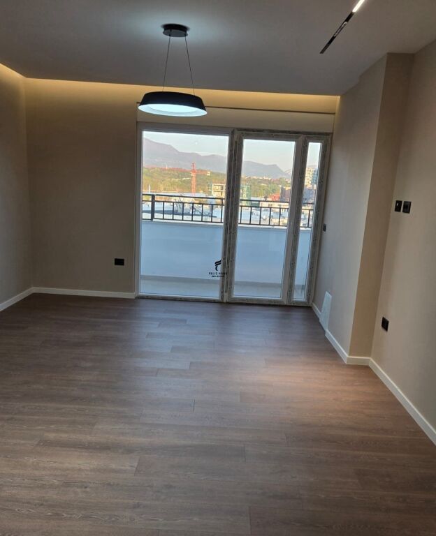 OFFICE FOR RENT 104 M2 PARIS COMMUNE 70,000 LEKE FH-70470