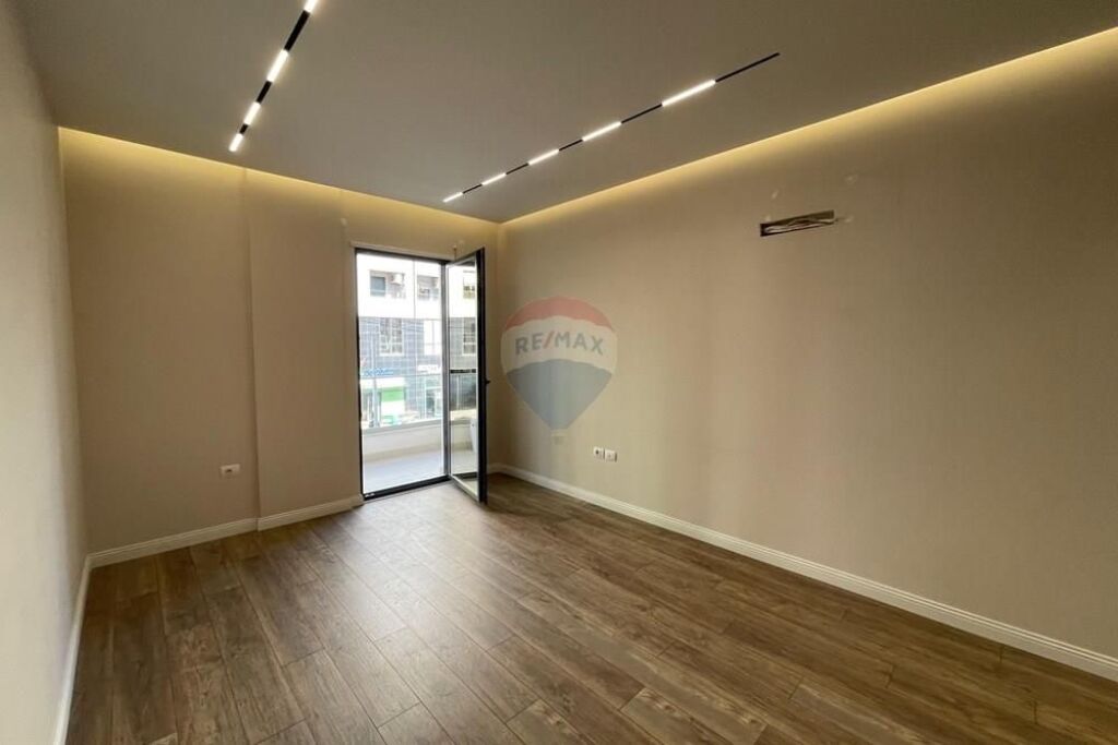 Zyrë - Për Qira - Rruga Xhanfize Keko, Tiranë(ID: 530551001-411)