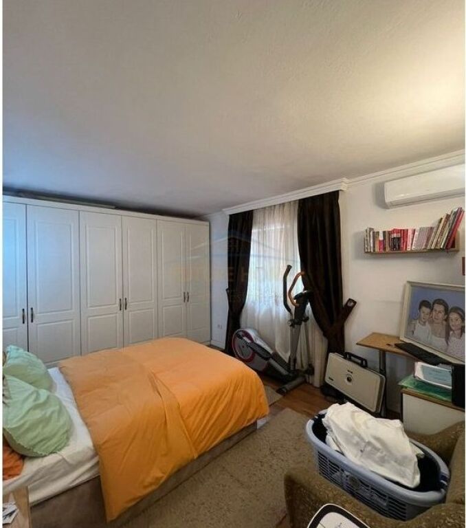 For sale, 2+1 Apartment + Walk-in Closet, Kavaja Street, Tirana