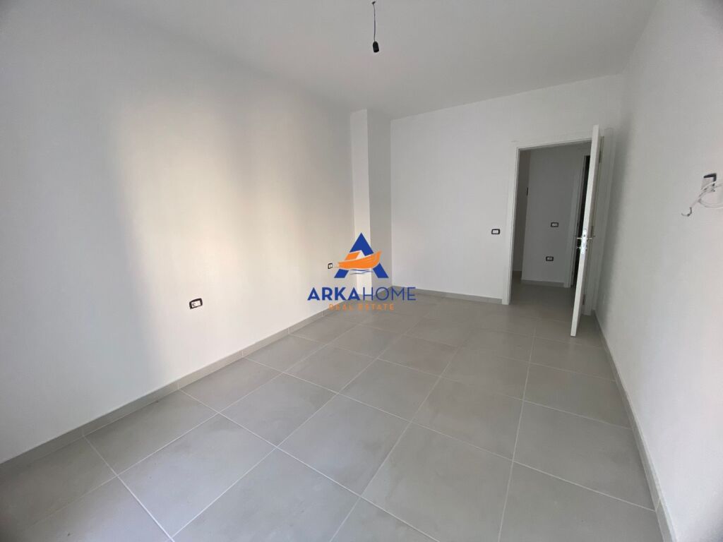 VENDESI APPARTAMENTO 2+1 "HOTEL DOMUS, SHENGJIN" 132250 EURO