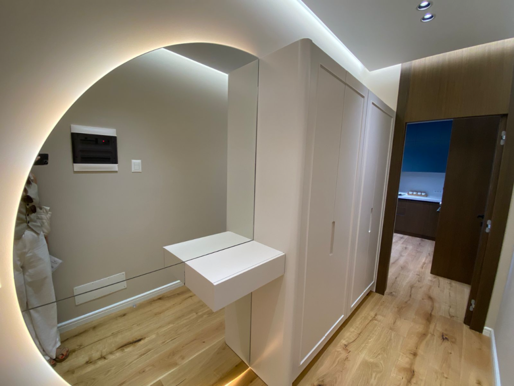 Apartament 2+1 plus post parkimi ne Kamez