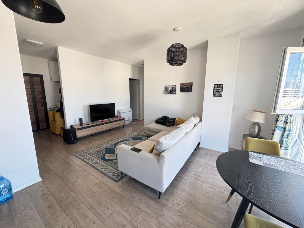 Apartment modern 2+1 me qera tek Univers City