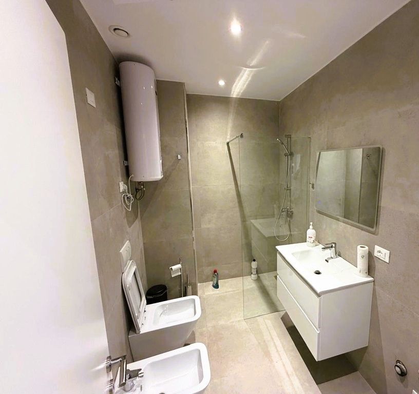 Ufficio in affitto presso Lake View Residences!