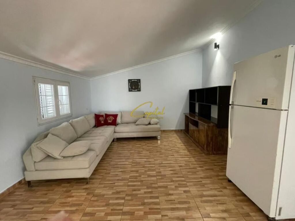 PRIVATE VILLAS FOR RENT 500 M2 CASA ITALIA 1,300 EURO