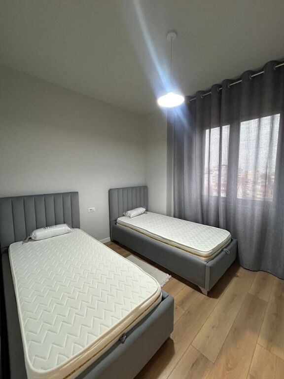 Japim Apartament 2+1+2 me qira te zona e Don Boskos!