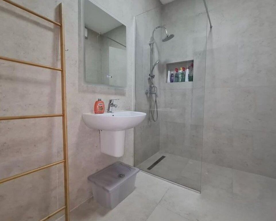 🏡 1+1 me qira – Kompleksi Delijorgji, Tiranë