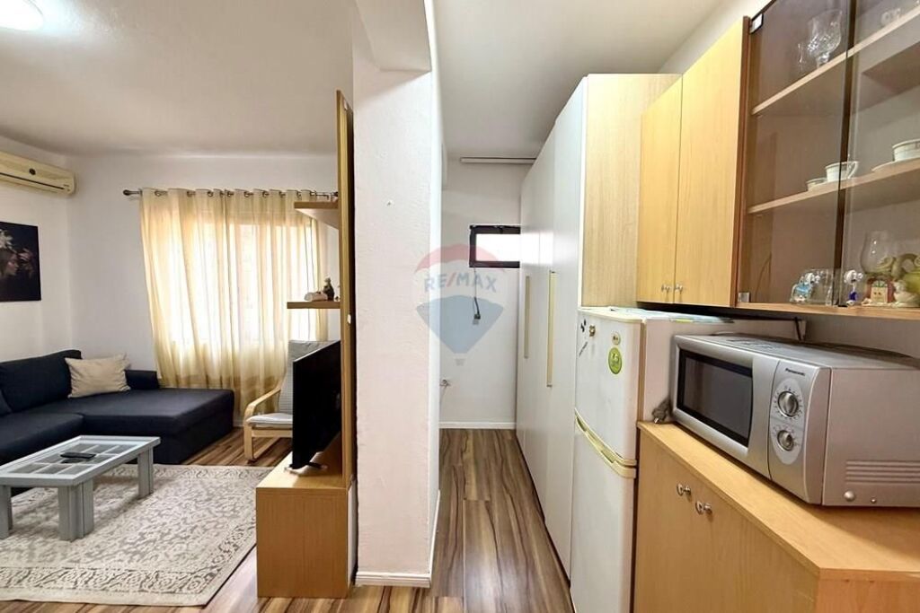 Garsoniere ne shitje, e mobiluar 99000 euro!