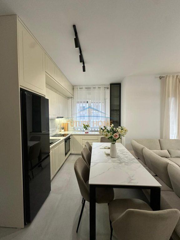 Qera, Apartament 2+1+2, Shkolla e Kuqe , Tirane