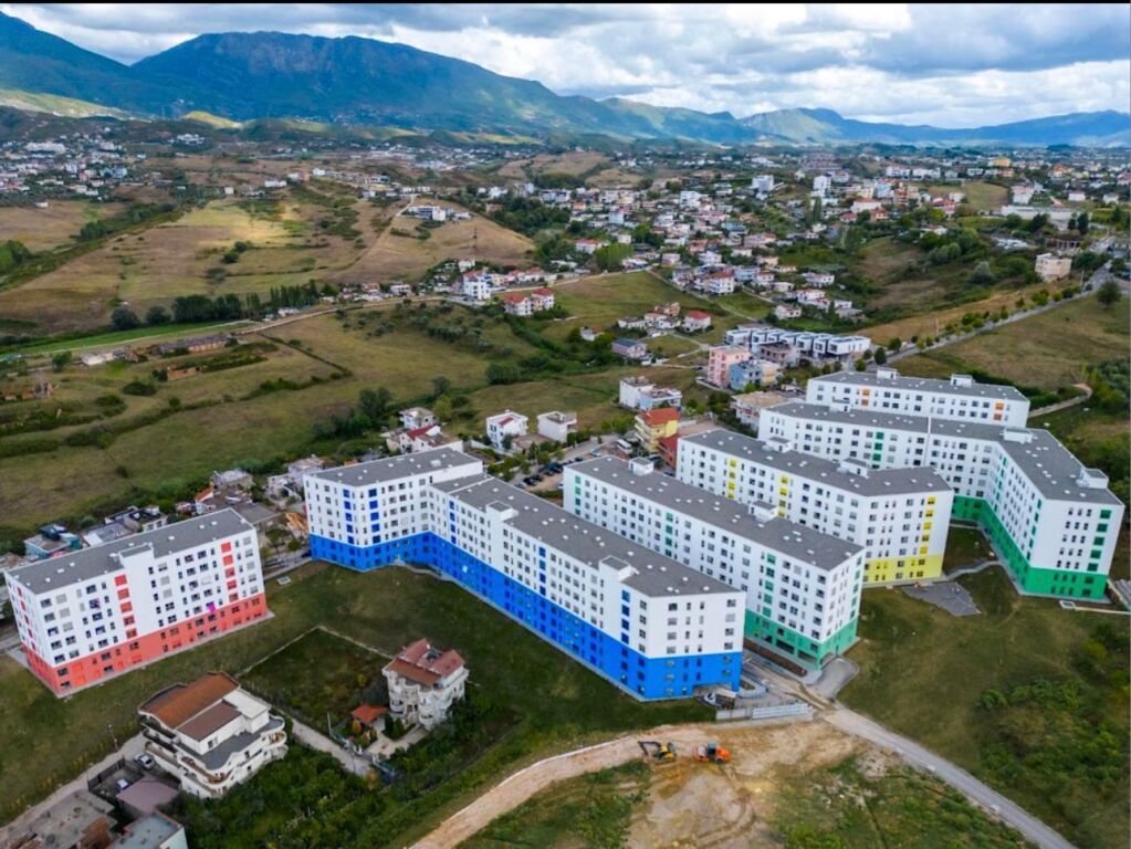 Apartament 1+1 Ne Shitje, Ali Dem