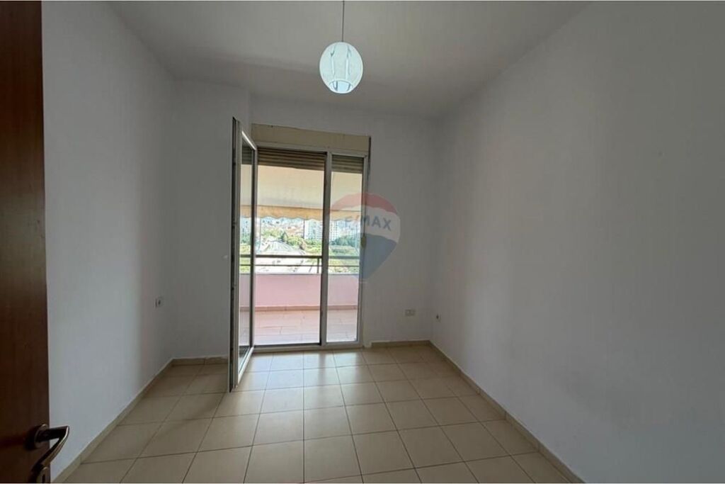 SHESIM APARTAMENT 1+1 PALLATET E VERDHA!