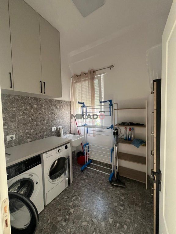 Villa su 3 piani in affitto vicino a Tegu, Mjull Bathore!