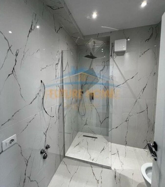 For sale, 2+1+2 parking space apartment, Sauk, near Xibraku Restaurant, Tirana.