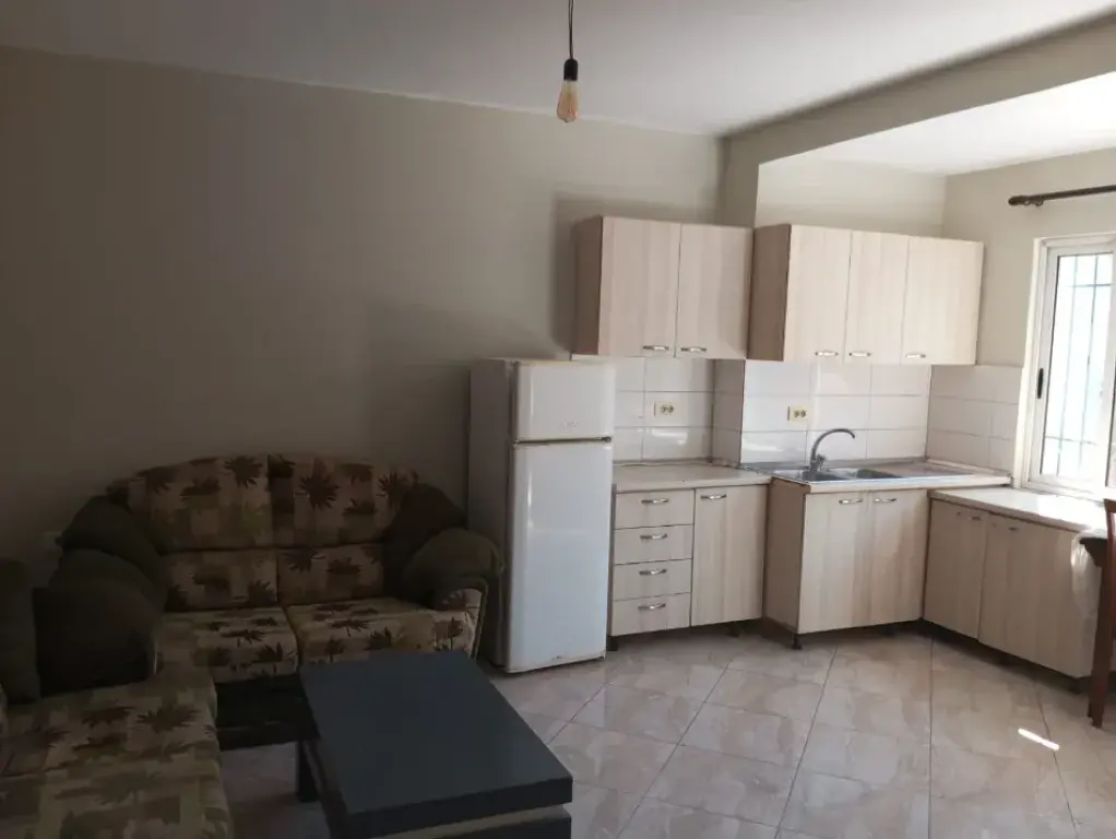 Rent | Private house 1 + 1 | Allias | 300 €/month