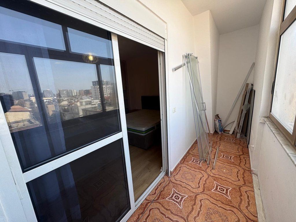 Qera, Apartament 2+1, Rruga e Kavajës, Tiranë.