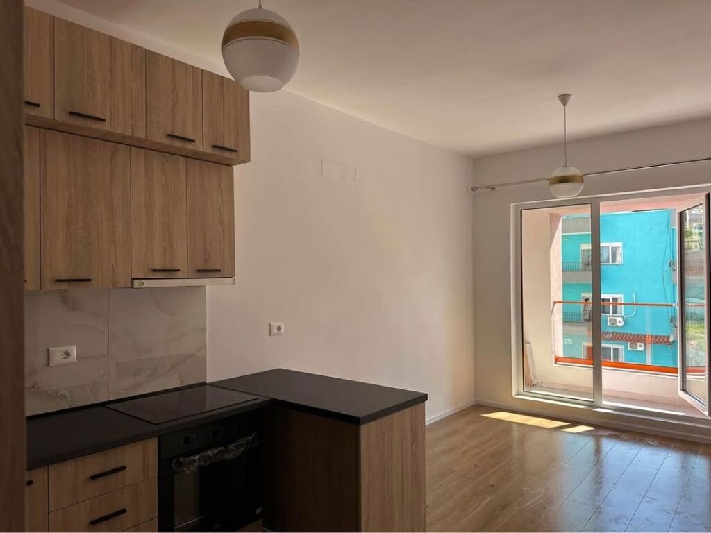 Apartament 1+1 bosh me qera tek Mangalemi