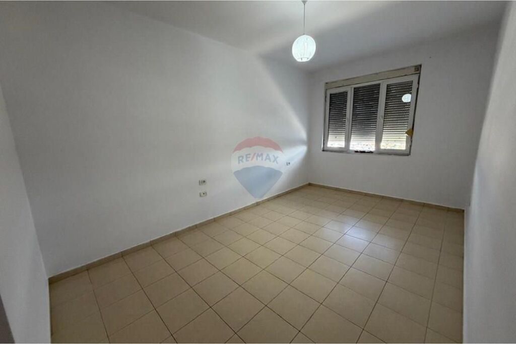 SHESIM APARTAMENT 1+1 PALLATET E VERDHA!