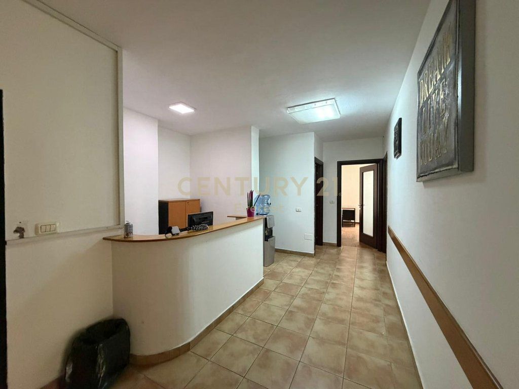 EX ESPOSIZIONE - UNITÀ COMMERCIALE IN AFFITTO