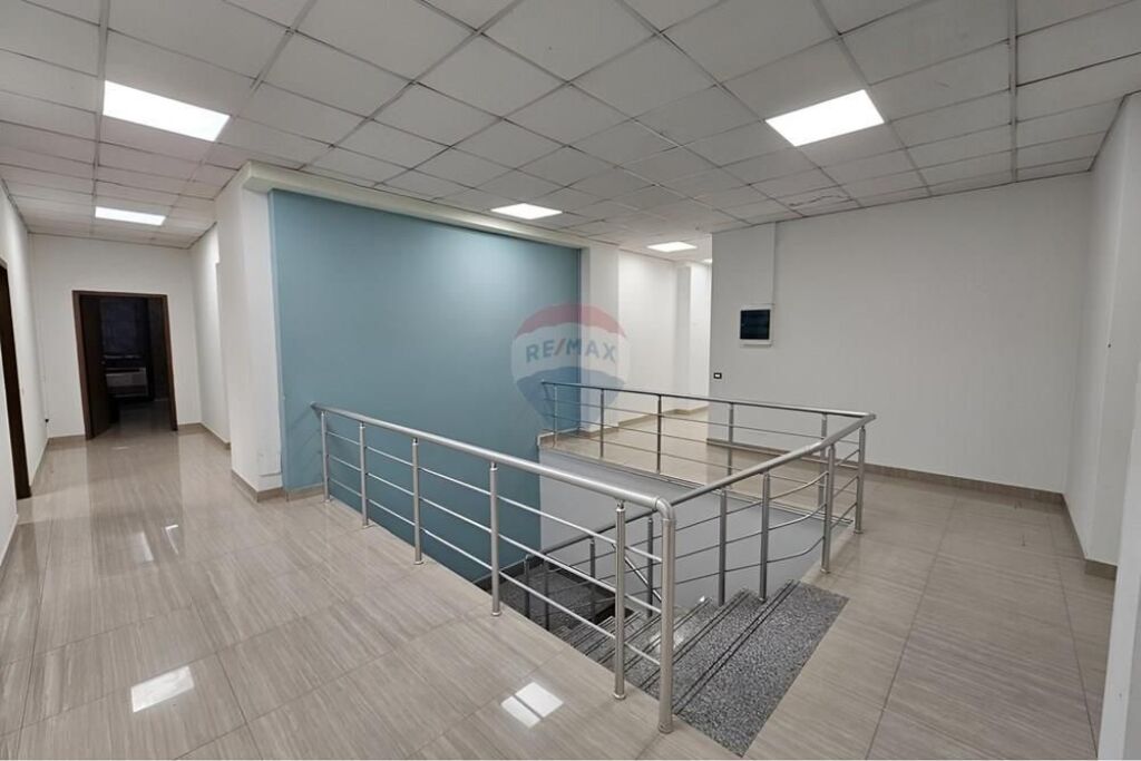LOCALE COMMERCIALE IN AFFITTO