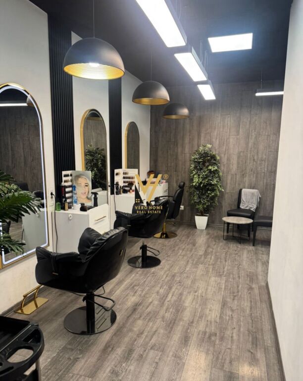 HAIRDRESSER 33 M2 FOR RENT AT VIZION PLUS 75,000 LEKE