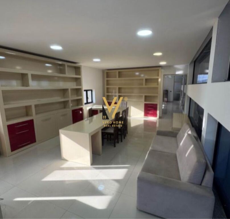 JEPET KAPANON 3.200 M2 ME QERA NE FUSHE KRUJE 290.000 LEKE
