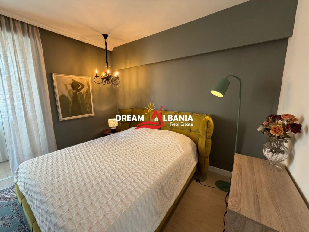 Affittasi super appartamento 3+1+2 in via Durresit vicino all'Ambasciata Polacca (ID 4239092)