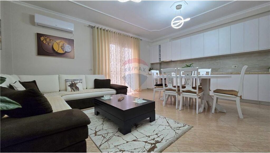 Appartamento 2+1+2 in Vendita – Via Çipaj, Vlora