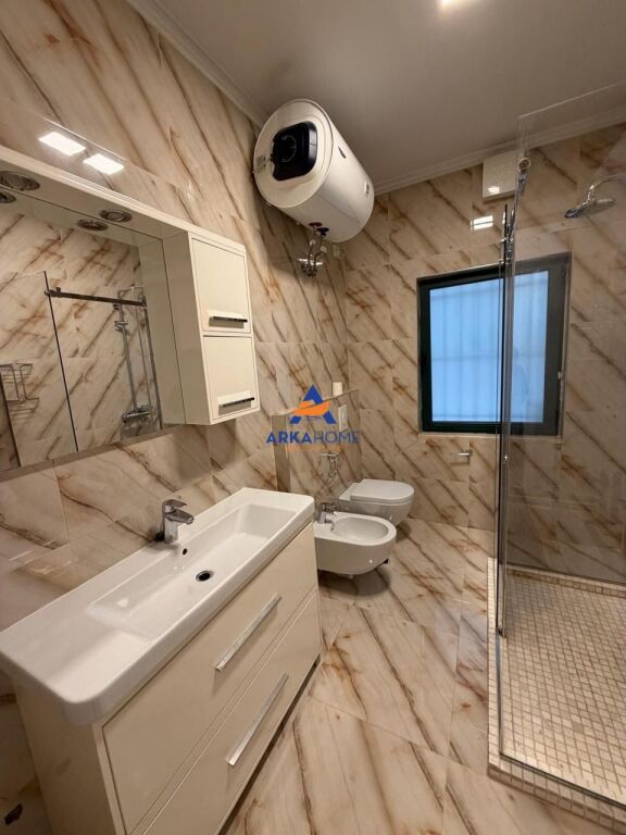 AFFITTASI APPARTAMENTO 3+1+2+VERANDA "BLLOK" 2500 EURO