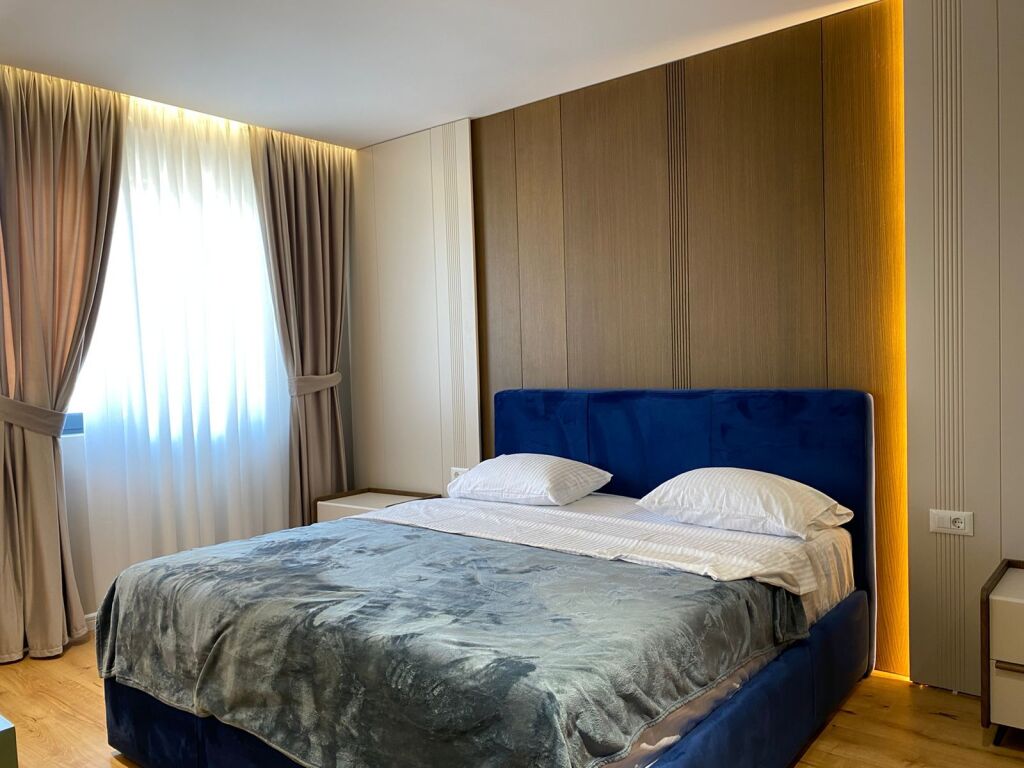 Apartament 2+1 plus post parkimi ne Kamez