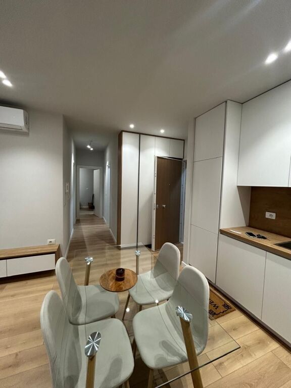 Japim Apartament 2+1+2 me qira te zona e Don Boskos!