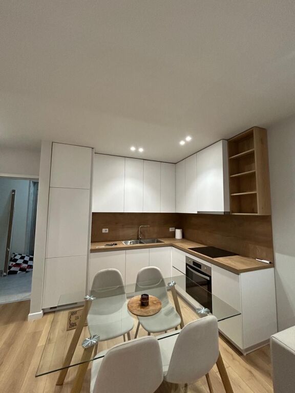 Japim Apartament 2+1+2 me qira te zona e Don Boskos!
