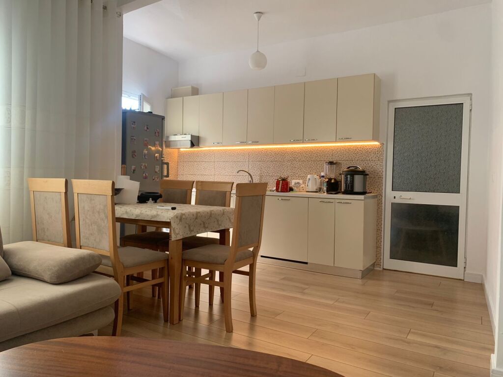 Ali Dem, affittasi appartamento 2+1! 47.000 Leke