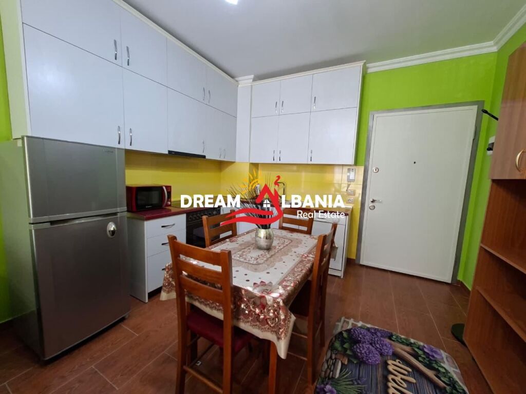 Jepet Me Qera Apartament 1+1 tek 21 Dhjetori, Rruga Frosina Plaku (42111548)
