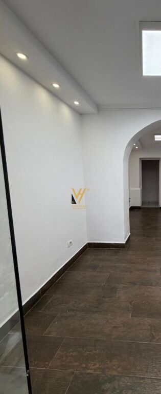 UFFICIO 45 M2 IN AFFITTO IN PIAZZA WILLSON 70.000 LEKE