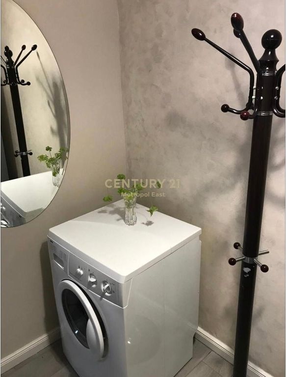 Apartament 1+1 me qira në zemër të Tiranës – Myslym Shyri