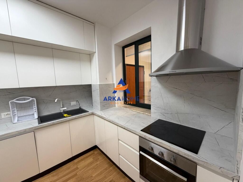 AFFITTASI APPARTAMENTO 3+1+2+VERANDA "BLLOK" 2500 EURO
