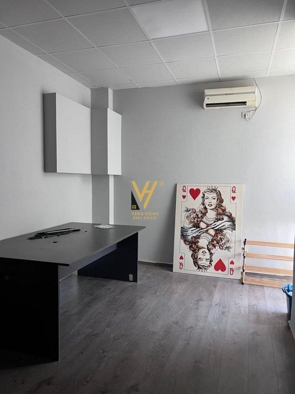 OFFICE 200 M2 FOR RENT IN BLLOK 200,000 LEKE