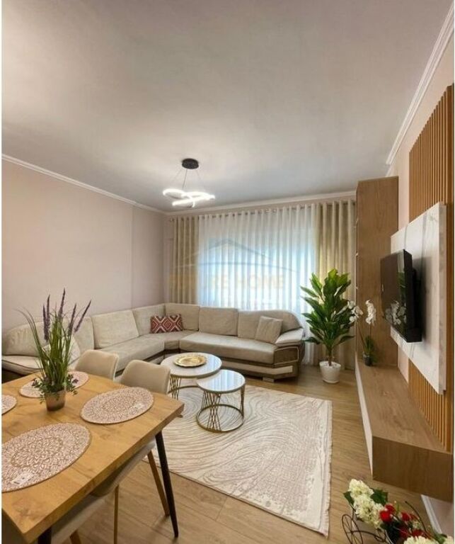 Rent, Apartment 2+1+2, Kristal Center, Paris Commune