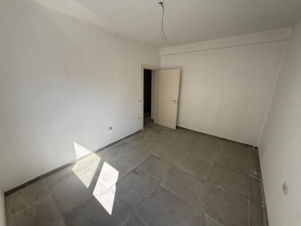 📣 SHITET Apartament 2+1 Me 2 Tualete Dhe Ballkon 📍 Rruga e "Durresit" ✨🏢 Ndertim i Ri