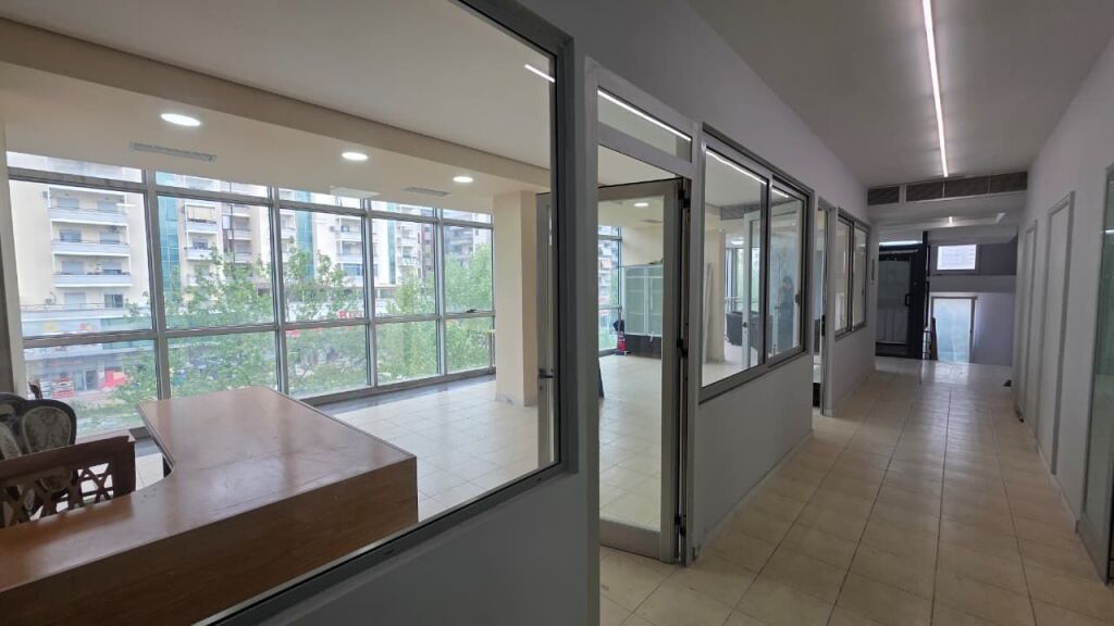 🏢 Shop for Rent in Transballkanike, Vlora