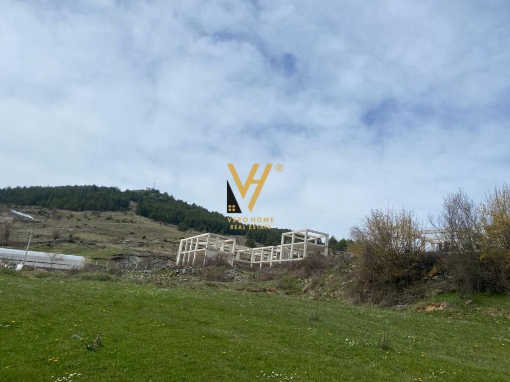 TERRENO IN VENDITA 1.800 M2 A VOSKOPOJE 198.000 EURO