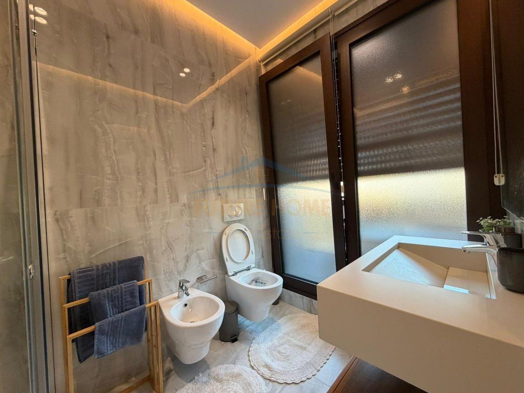 Rent, Apartment 2+1+2 , Barrikadave Street , Tirane .