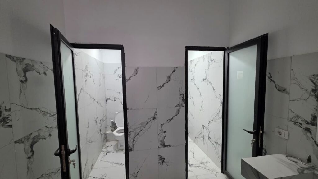🏢 Shop for Rent in Transballkanike, Vlora