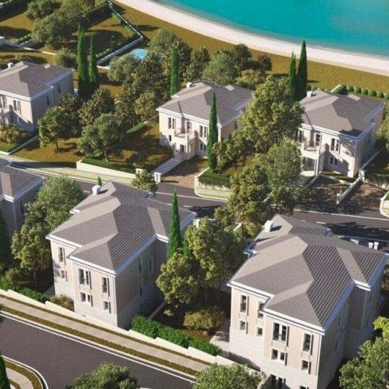 🏛️✨ 3-Storey Villa for Sale – Rolling Hills, Lake of Farka ✨🏛️