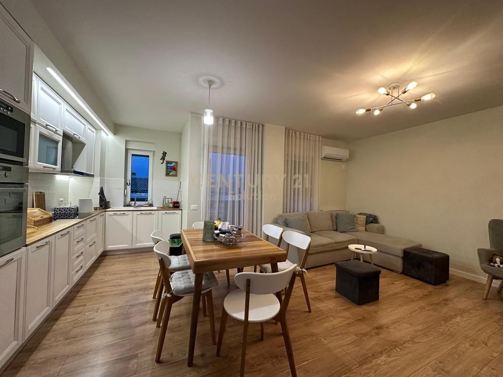 Apartment 2+1+2 for rent at Kolombo Complex, Dry Lake
