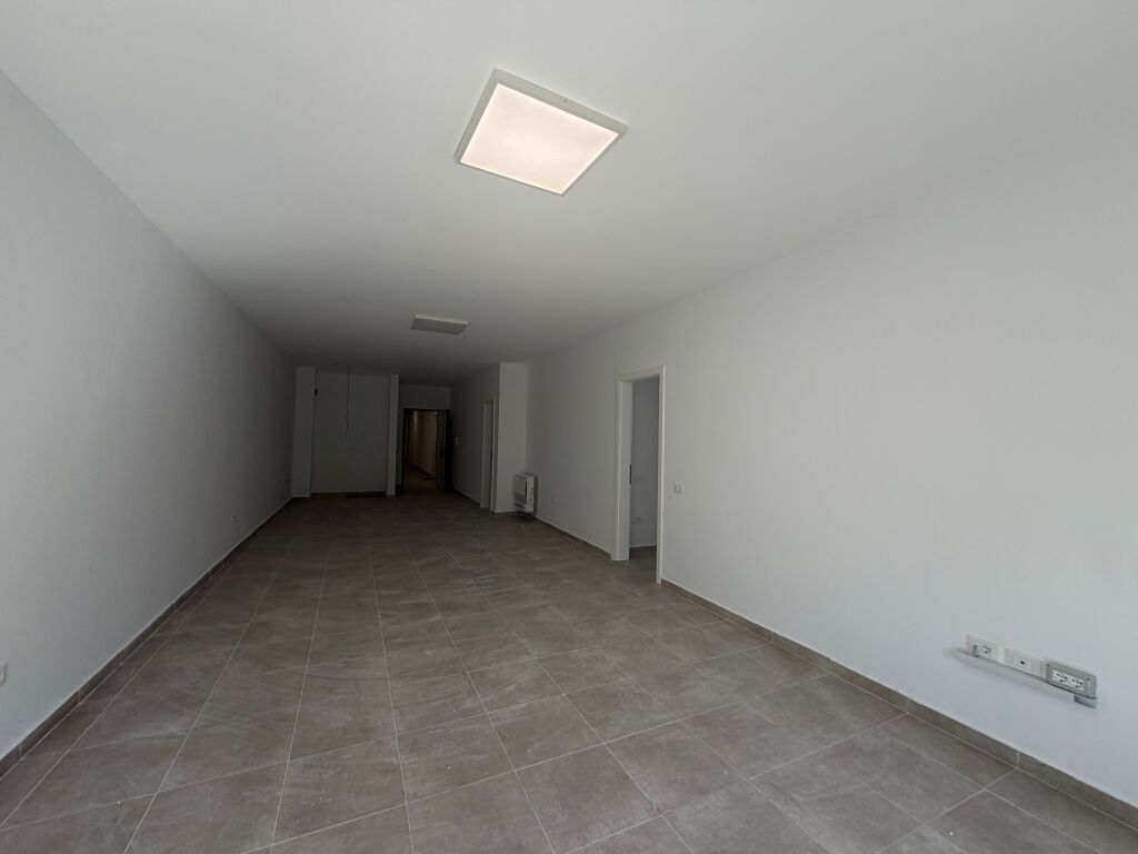 3+1, vuoto presso l'hotel Radisson lago secco, 1500 euro