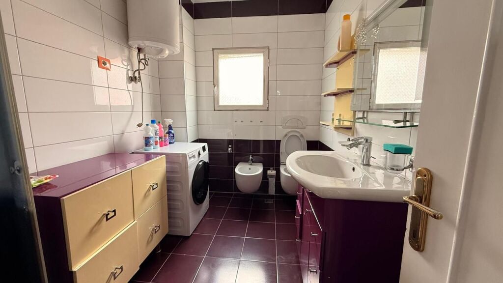 2+1 apartment for rent at Komuna e Parisit, Tirana