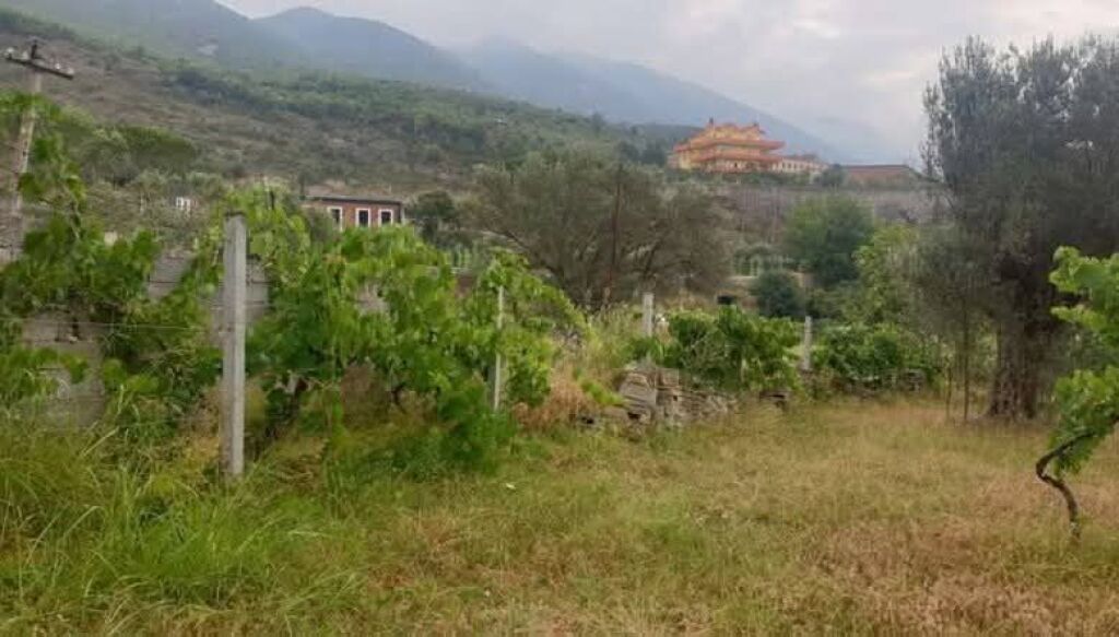 LAND FOR SALE 3000 M2 + 2-STOREY BUILDING - ARBERI ROAD, FERRAJ