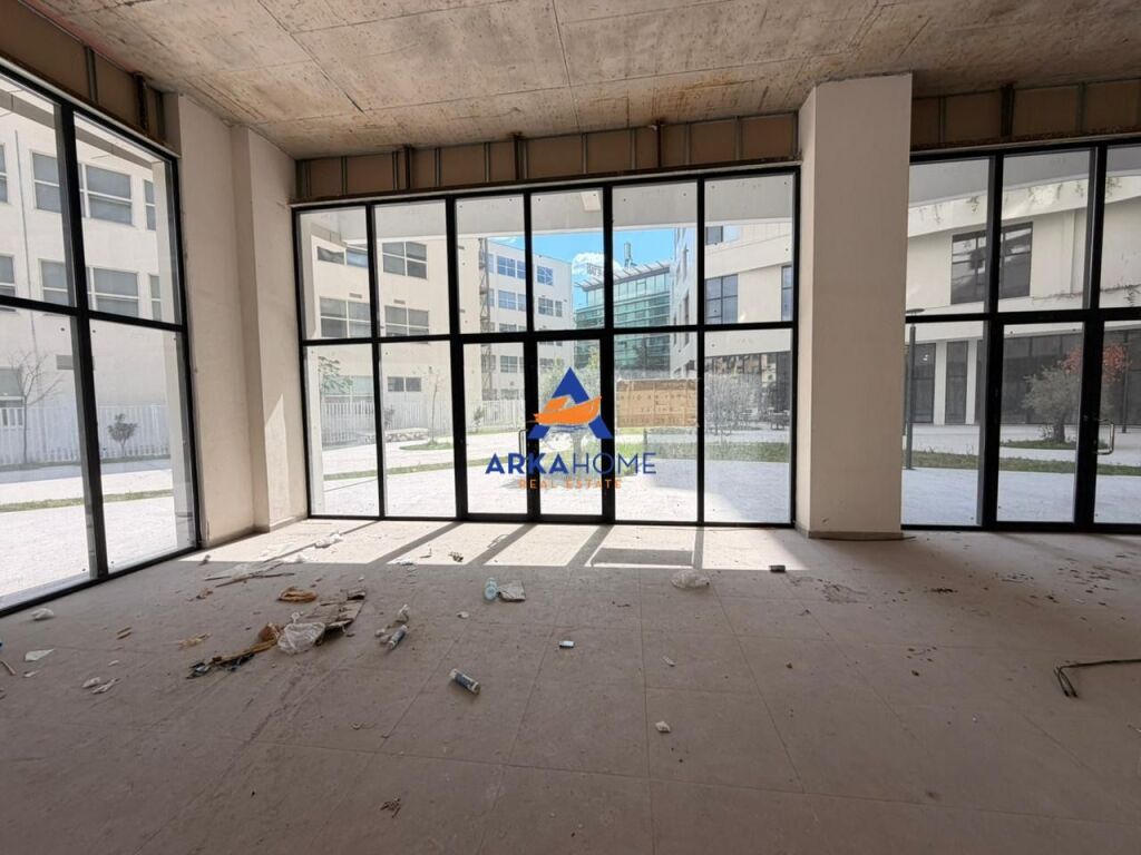 LOCALE COMMERCIALE IN AFFITTO 160M2 "VASIL SHANTO" 3000 EURO